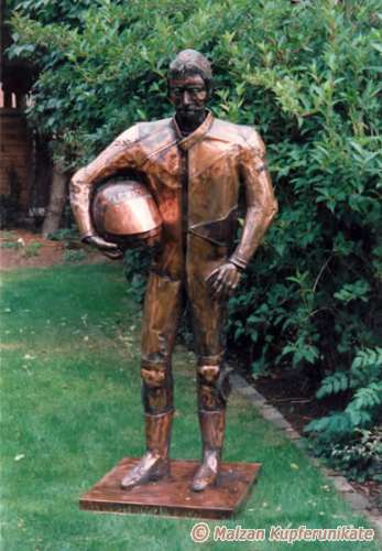 Lebensgro&szlig;er Motorradfahrer